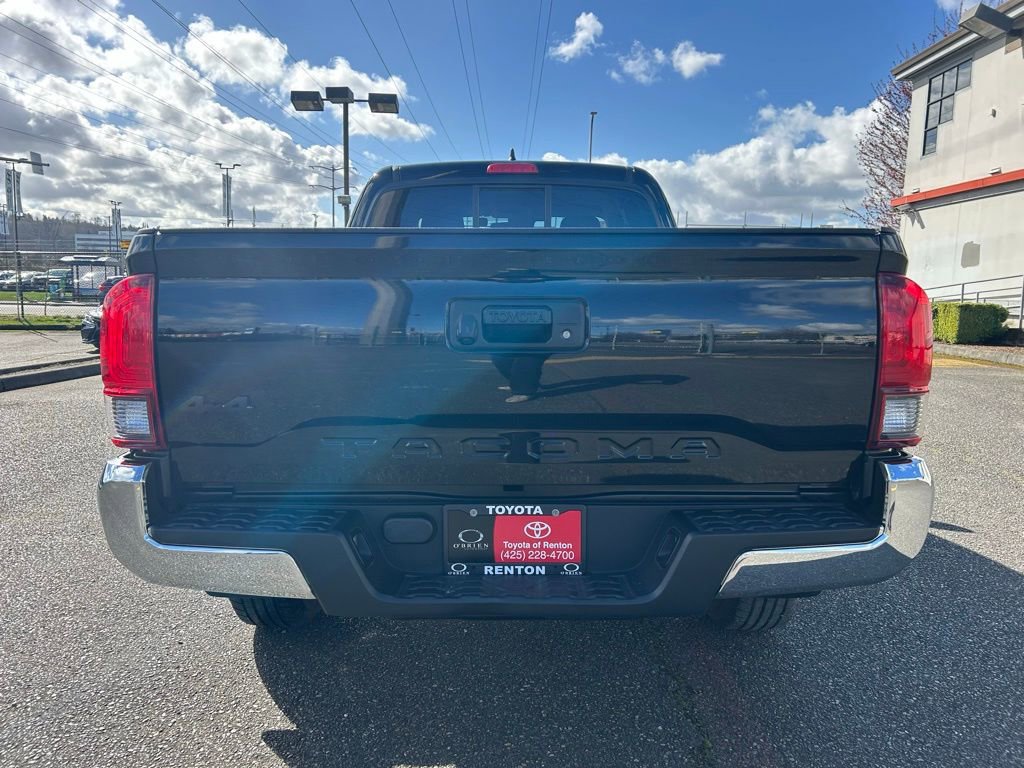 Certified 2018 Toyota Tacoma SR5 w/ SR5 Appearance Package (SM) AWD/4WD image 6