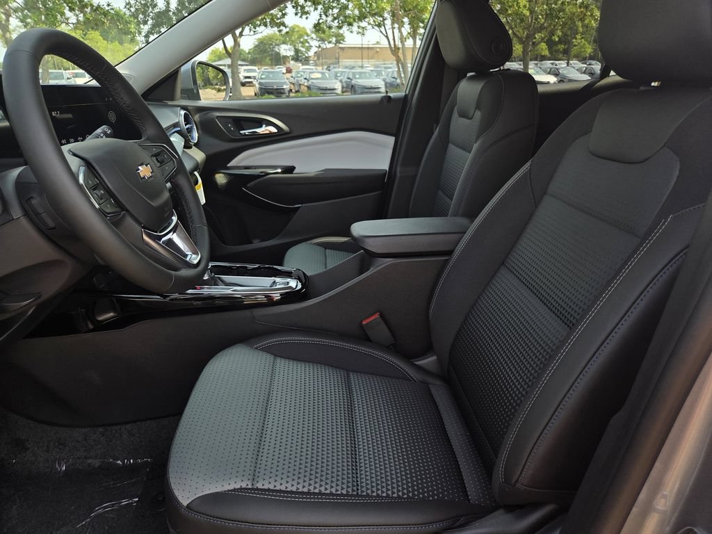 New 2026 Chevrolet Trax LT w/ Driver Confidence Package FWD image 16