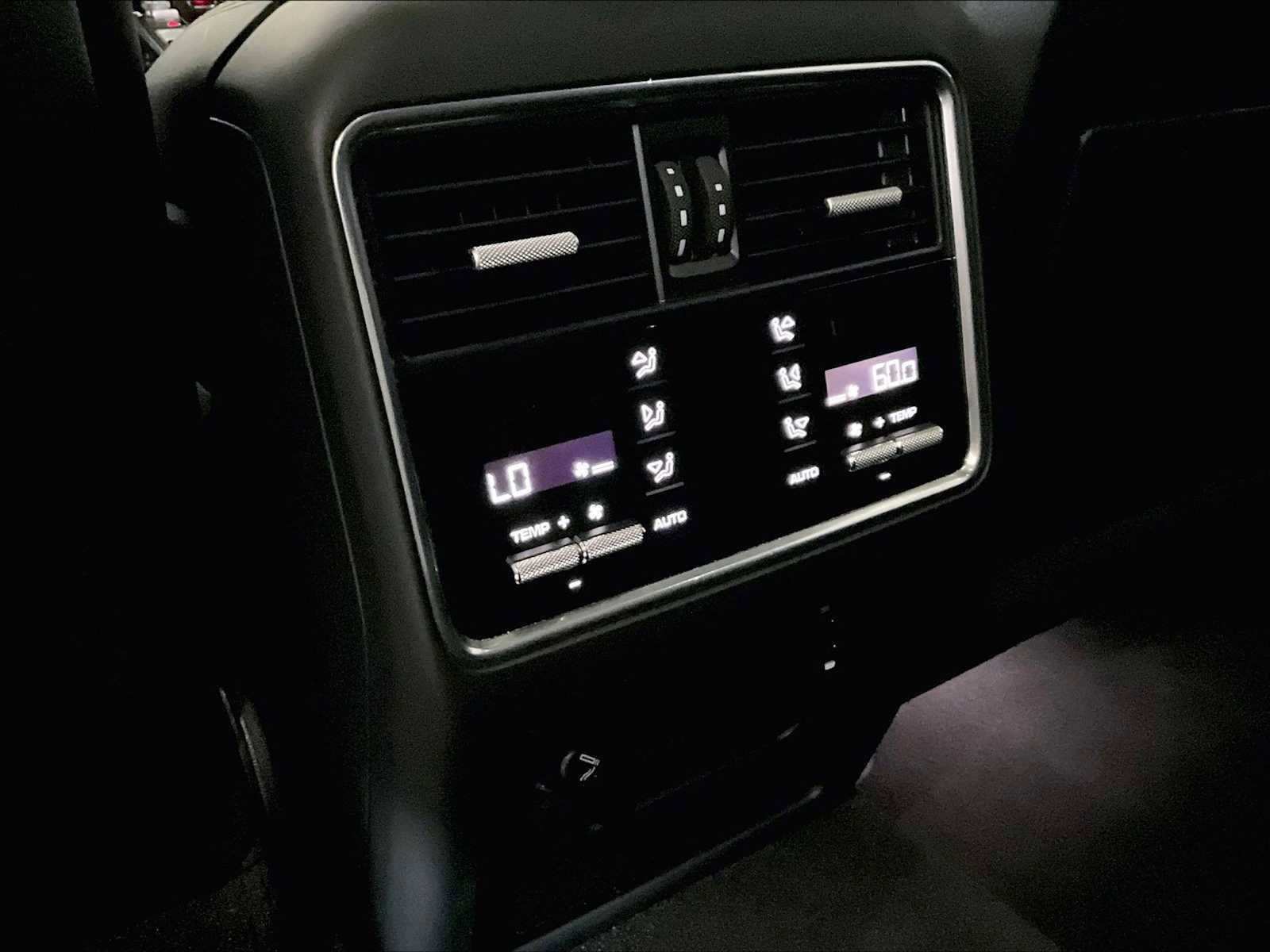 Used 2023 Porsche Cayenne image 29