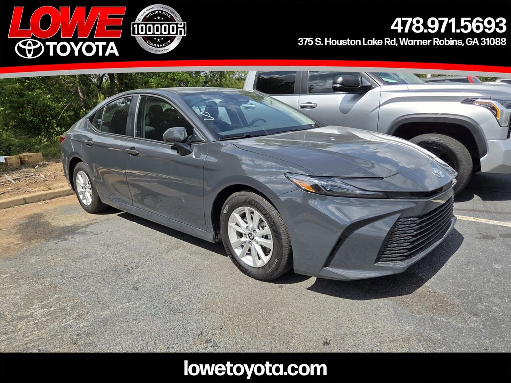 Used 2025 Toyota Camry LE w/ Convenience Package FWD image 1