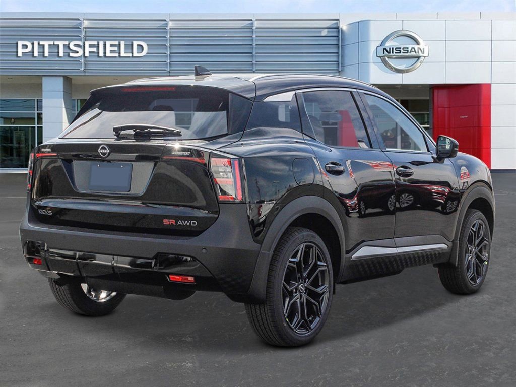 New 2025 Nissan Kicks SR image 4