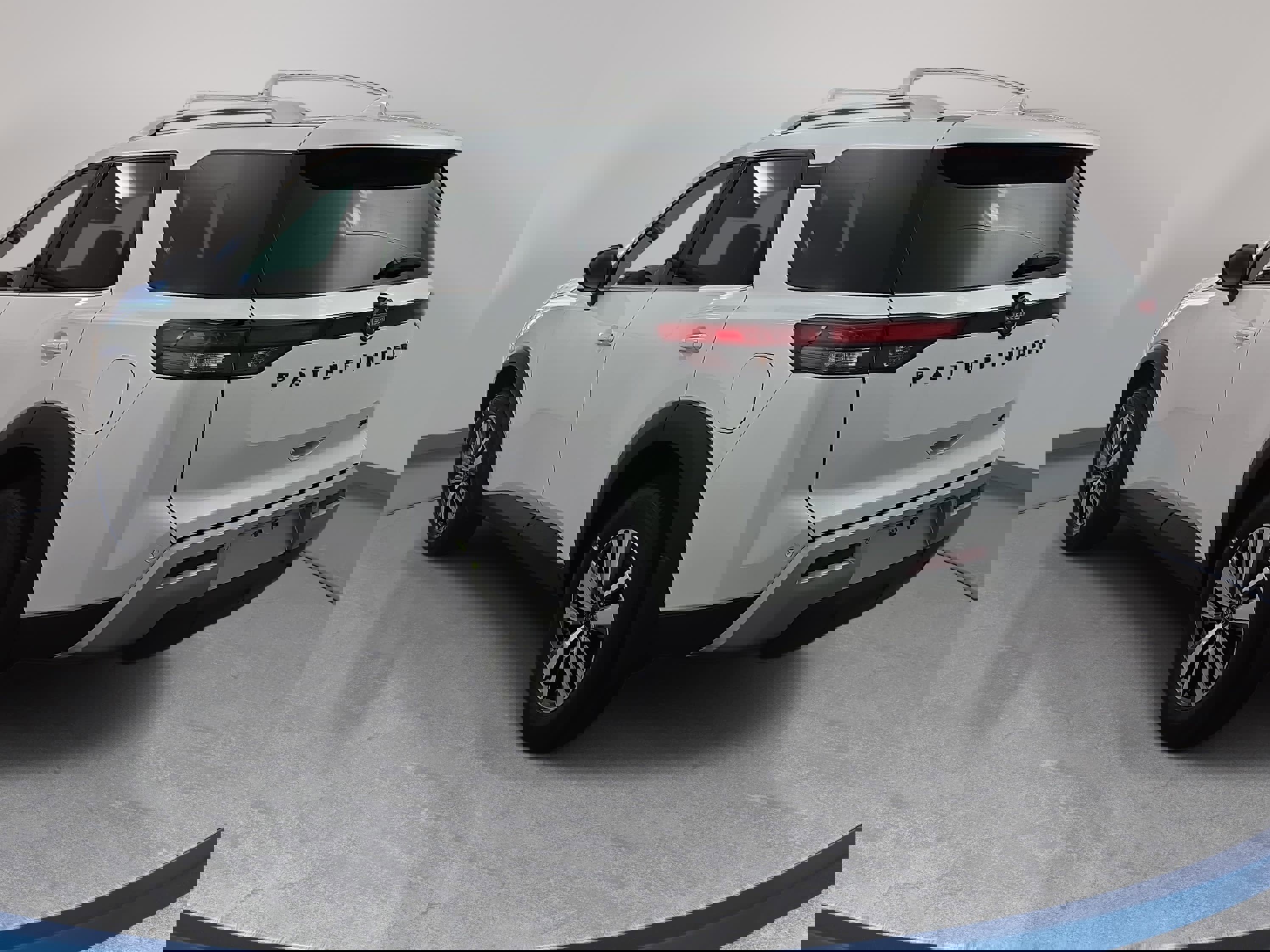 New 2025 Nissan Pathfinder SL w/ Black Appearance Package image 7