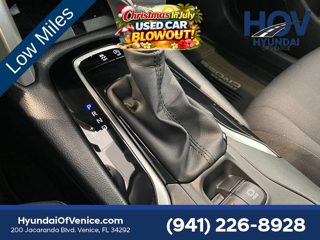 Used 2024 Toyota Corolla Cross LE w/ Moonroof Package FWD image 18