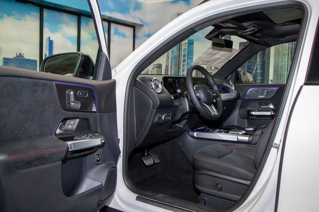 Certified 2023 Mercedes-Benz GLB 250 4MATIC image 13