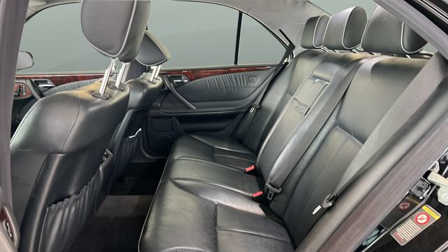 Used 2000 Mercedes-Benz E 320 Sedan image 17