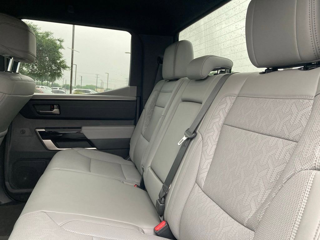Used 2025 Toyota Tundra Limited AWD/4WD image 10