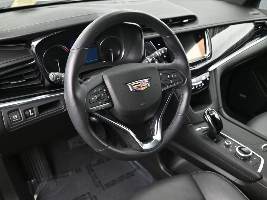 Used 2024 Cadillac XT6 Premium Luxury image 7