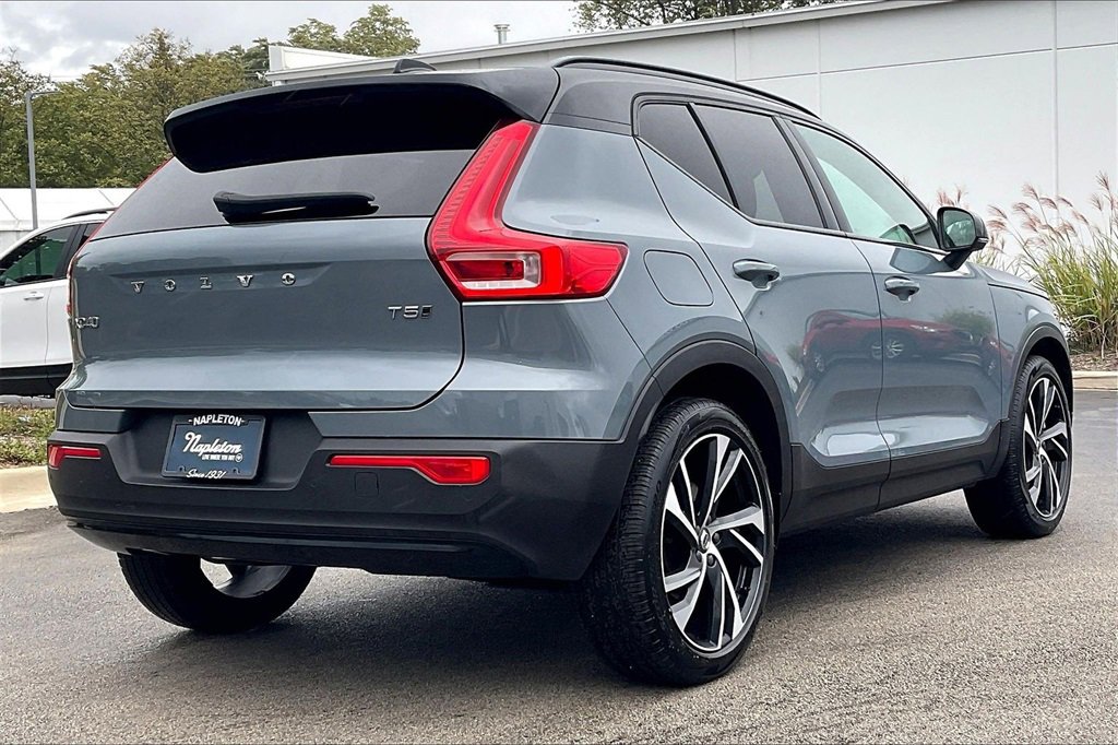 Used 2021 Volvo XC40 T5 R-Design w/ Climate Package image 13