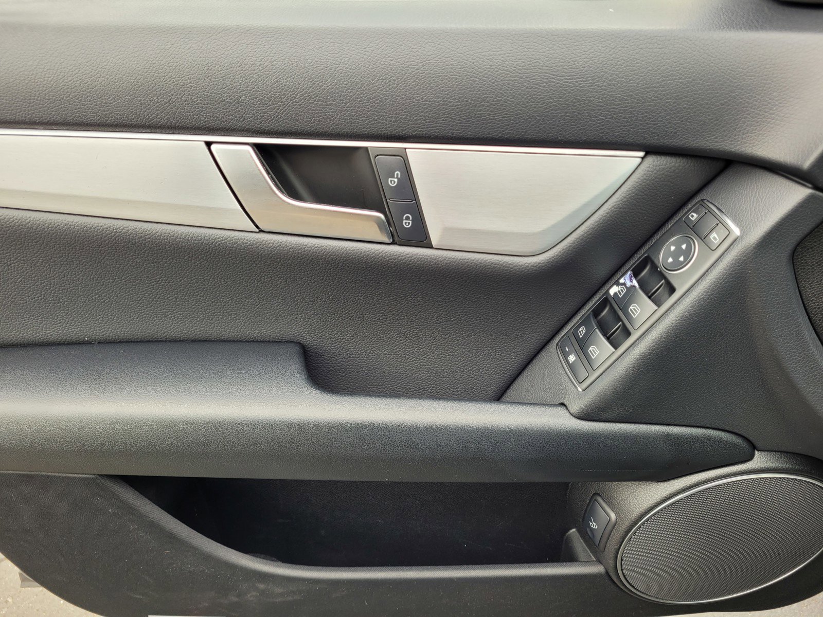 Used 2013 Mercedes-Benz C 250 Sedan image 17