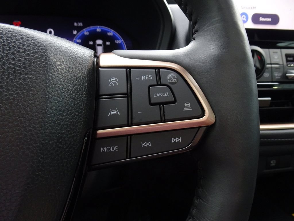 Used 2024 Toyota Grand Highlander AWD Hybrid image 25