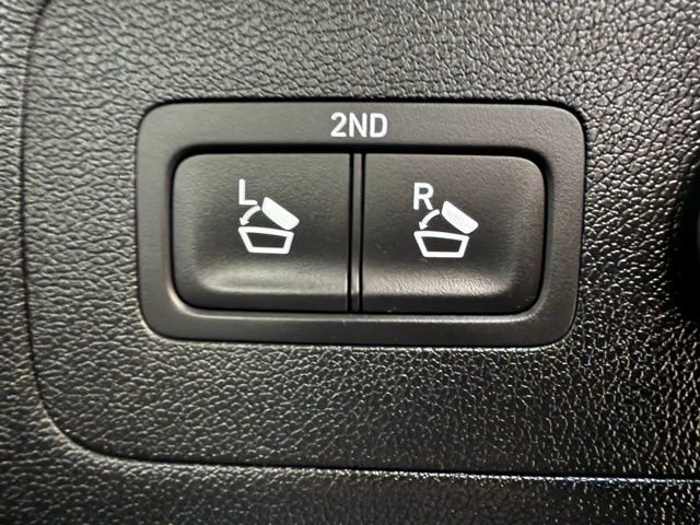 Used 2025 Kia Sorento EX image 14