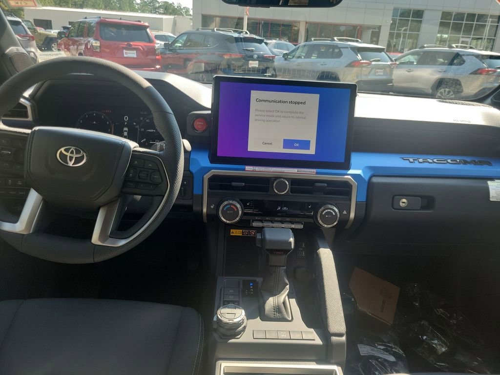 Certified 2025 Toyota Tacoma TRD Off-Road image 17