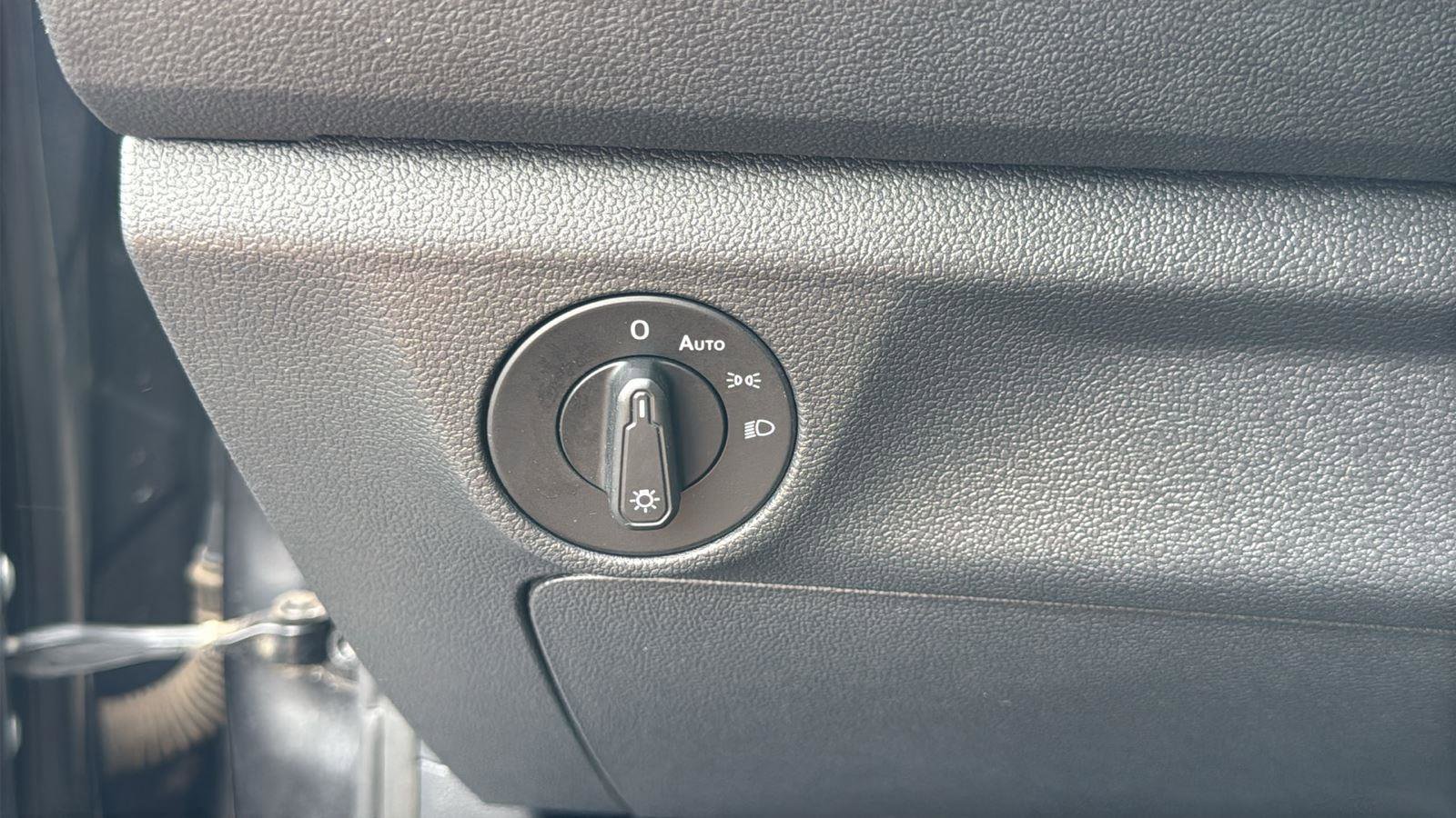 Used 2019 Volkswagen Jetta S w/ Driver Assistance Package image 9