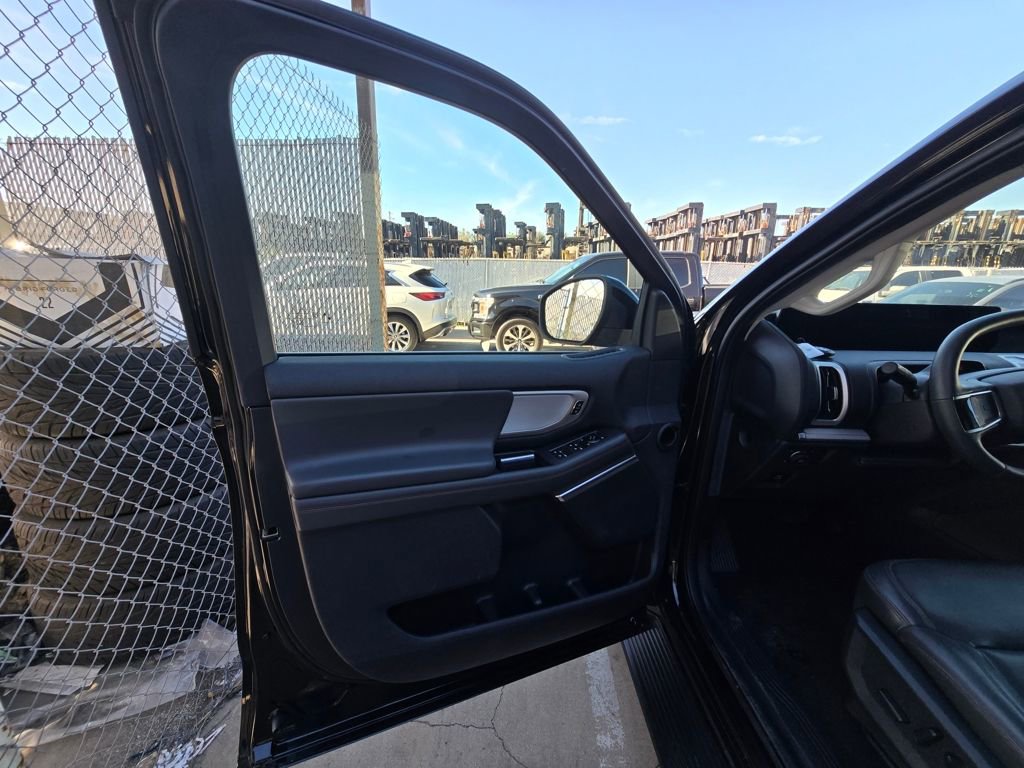 Used 2025 Ford Expedition Max Active image 8