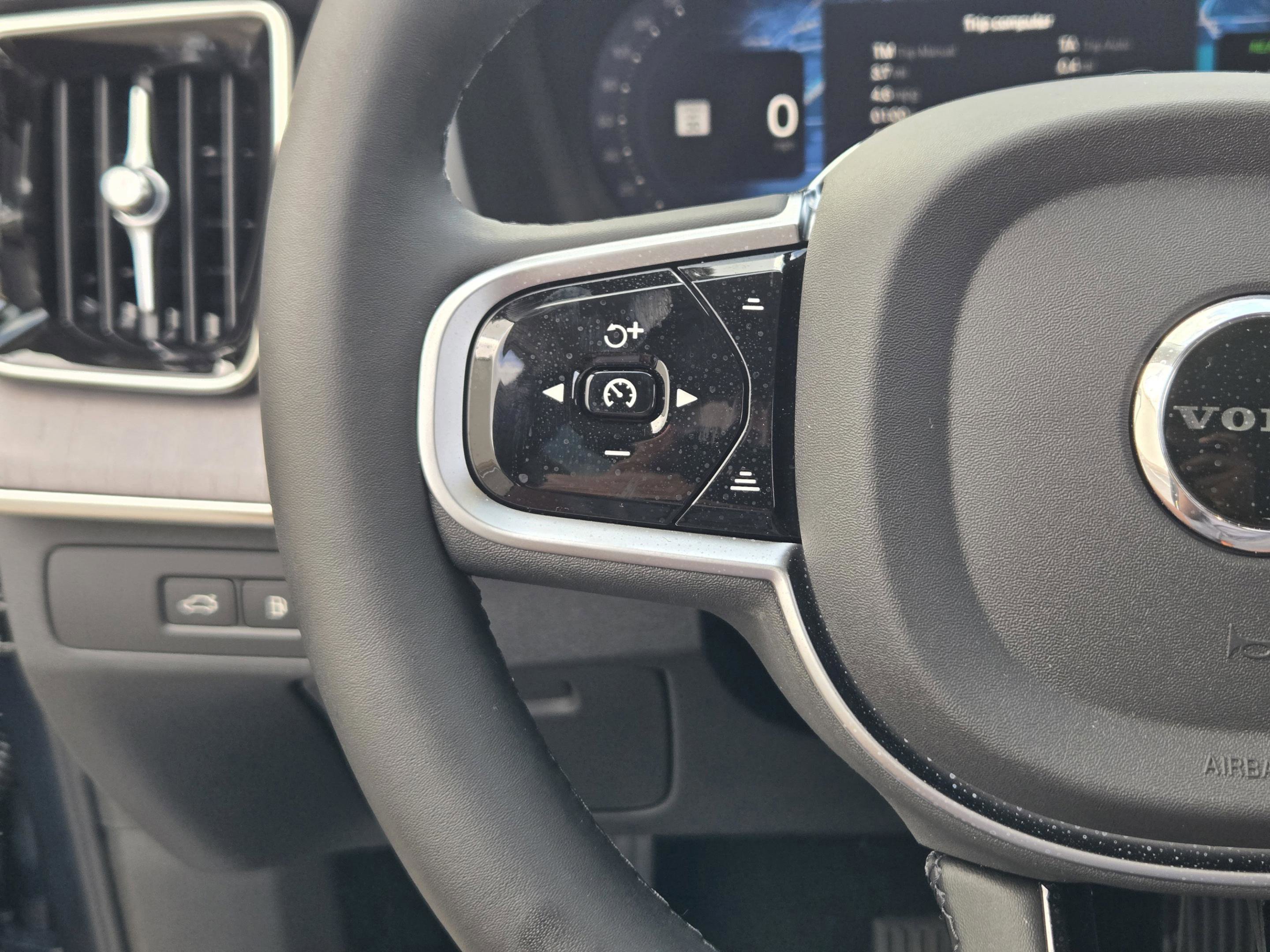 New 2026 Volvo XC90 T8 Ultra w/ Protection Package Premier image 21
