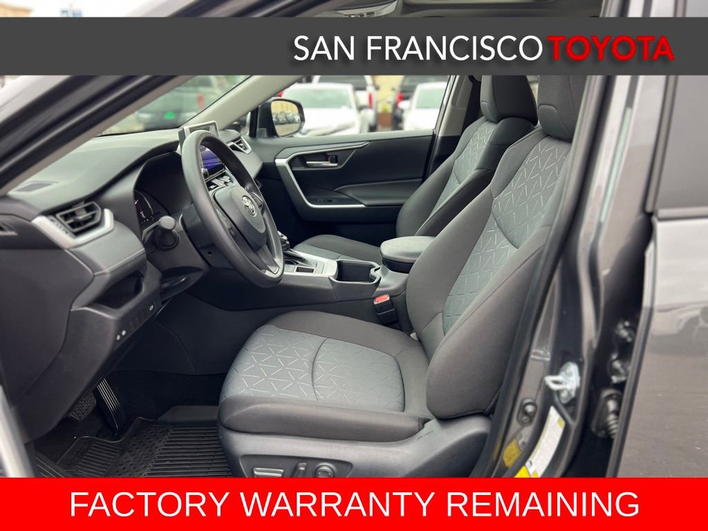 Used 2025 Toyota RAV4 XLE AWD/4WD image 11
