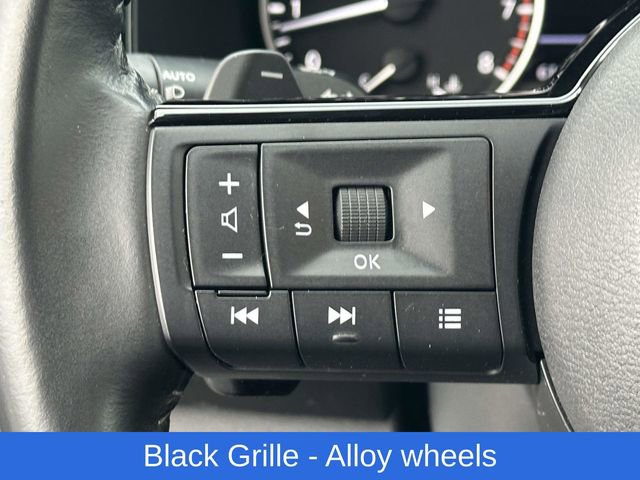 Used 2022 Nissan Pathfinder SV w/ SV Black Package image 11