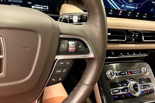 Used 2023 Lincoln Nautilus Reserve image 28