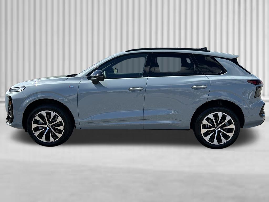 New 2026 Audi Q3 quattro 2.0T AWD/4WD image 2