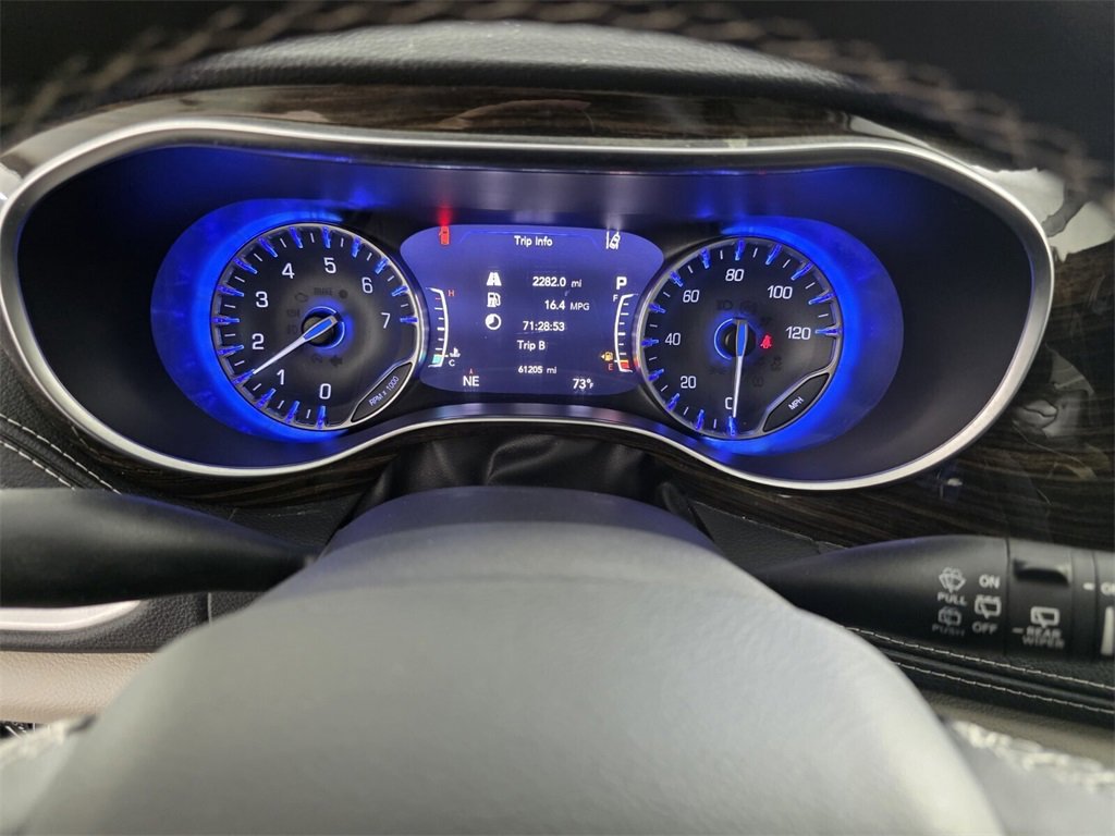 Used 2023 Chrysler Pacifica Limited image 24