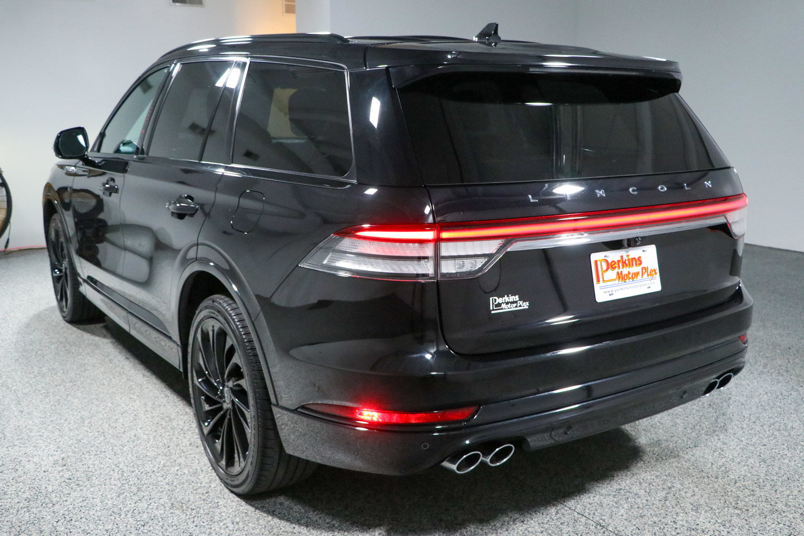Used 2023 Lincoln Aviator Reserve w/ Jet Package AWD/4WD image 9