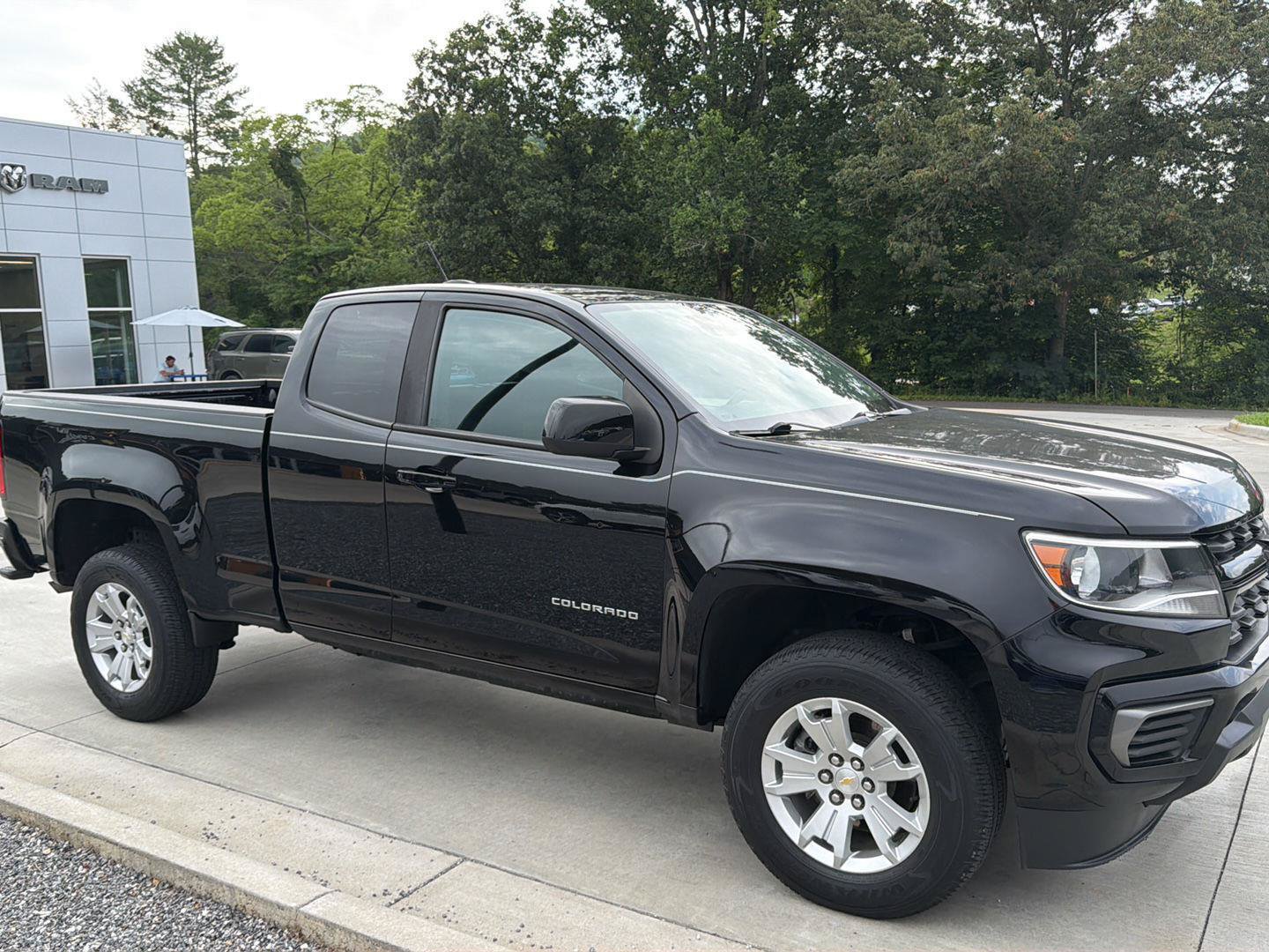 Used 2022 Chevrolet Colorado LT w/ Fleet Safety Package RWD image 2