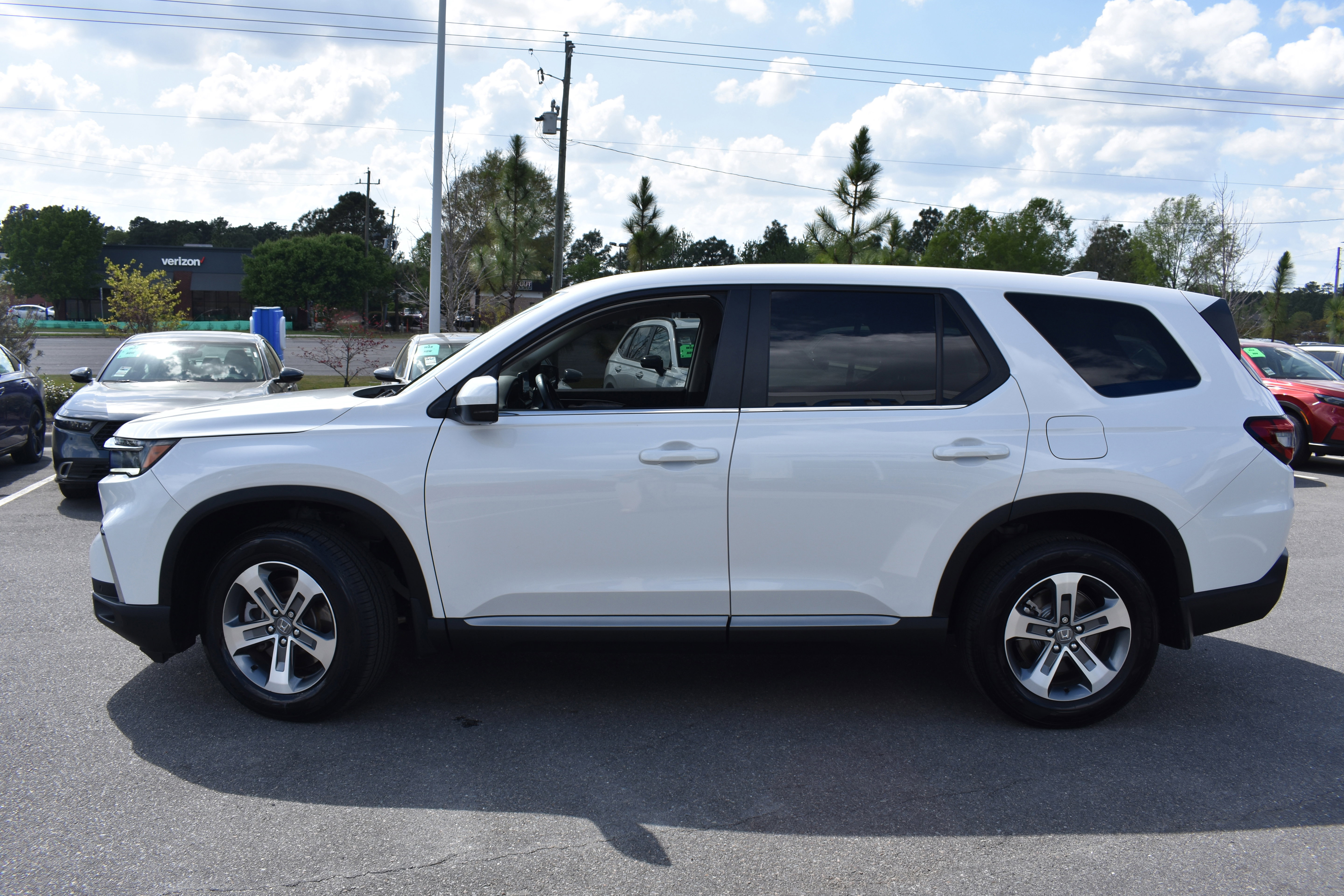 Used 2024 Honda Pilot EX-L image 6