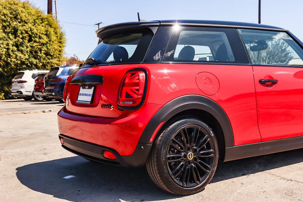 Used 2024 MINI Cooper SE FWD image 12