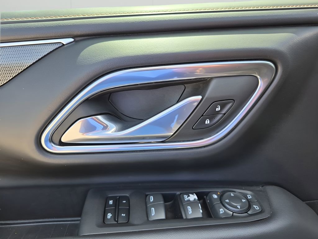 Used 2023 GMC Yukon XL AT4 w/ AT4 Premium Package image 28