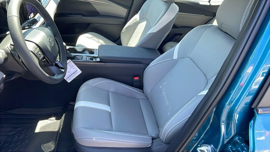 New 2026 Toyota Camry SE FWD image 11