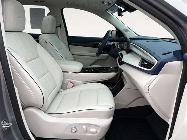 Used 2025 Buick Enclave Avenir w/ Super Cruise Package FWD image 9