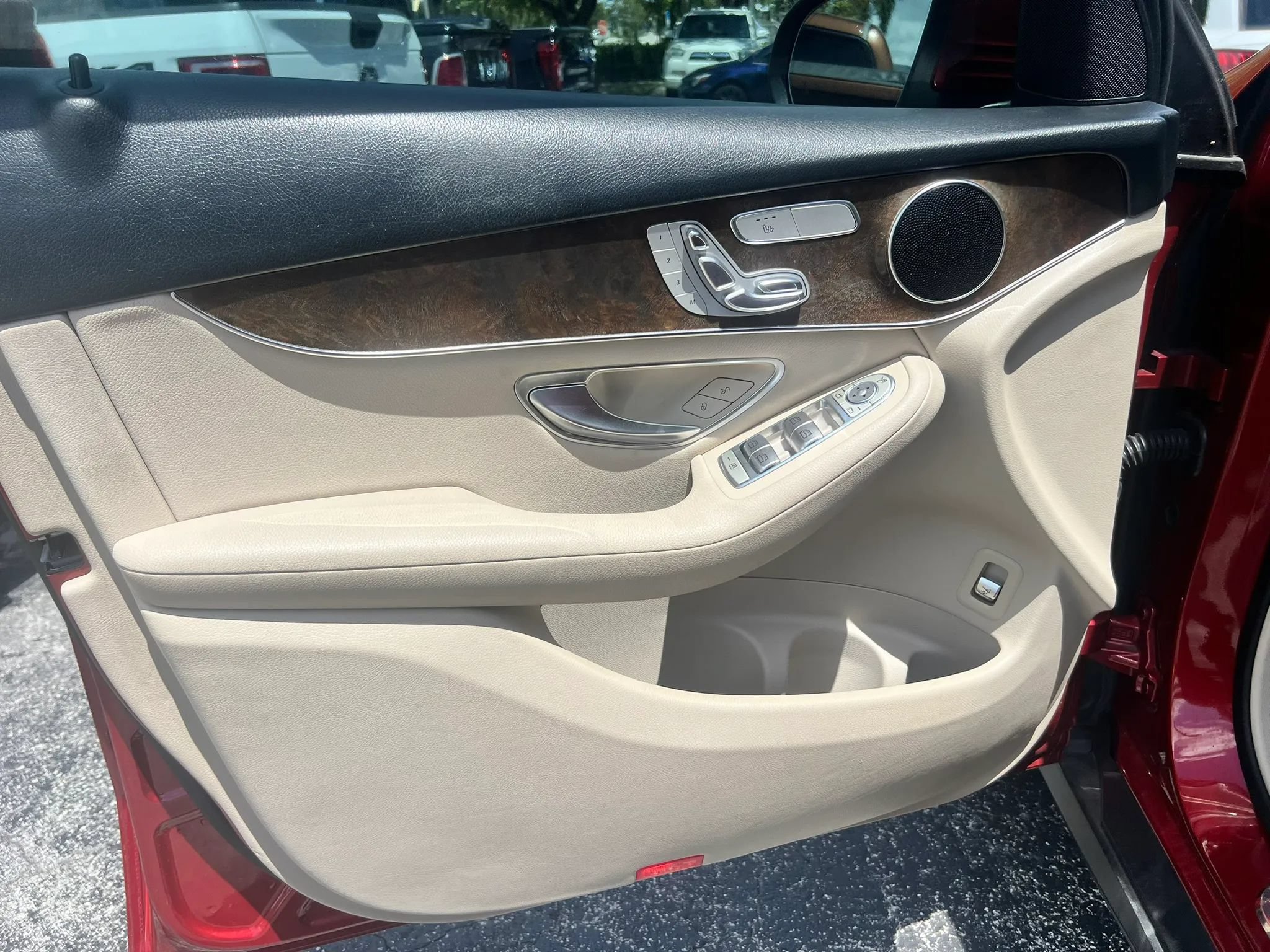 Used 2019 Mercedes-Benz GLC 300 image 36