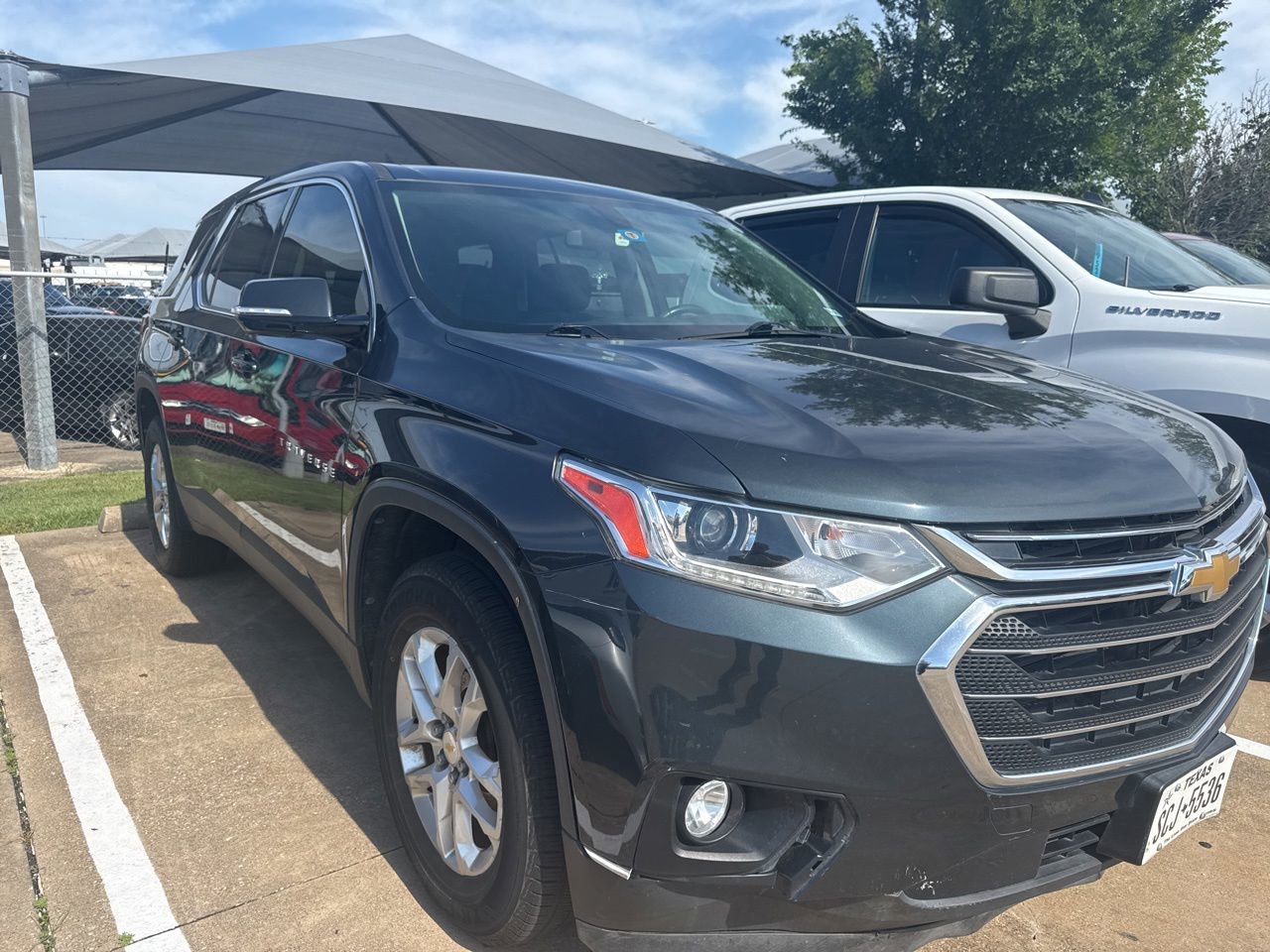 Used 2019 Chevrolet Traverse LT FWD image 4