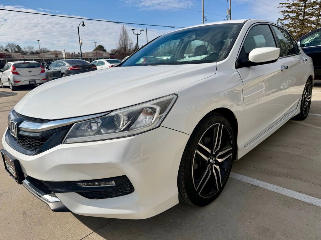Used 2017 Honda Accord Sport Special Edition image 4