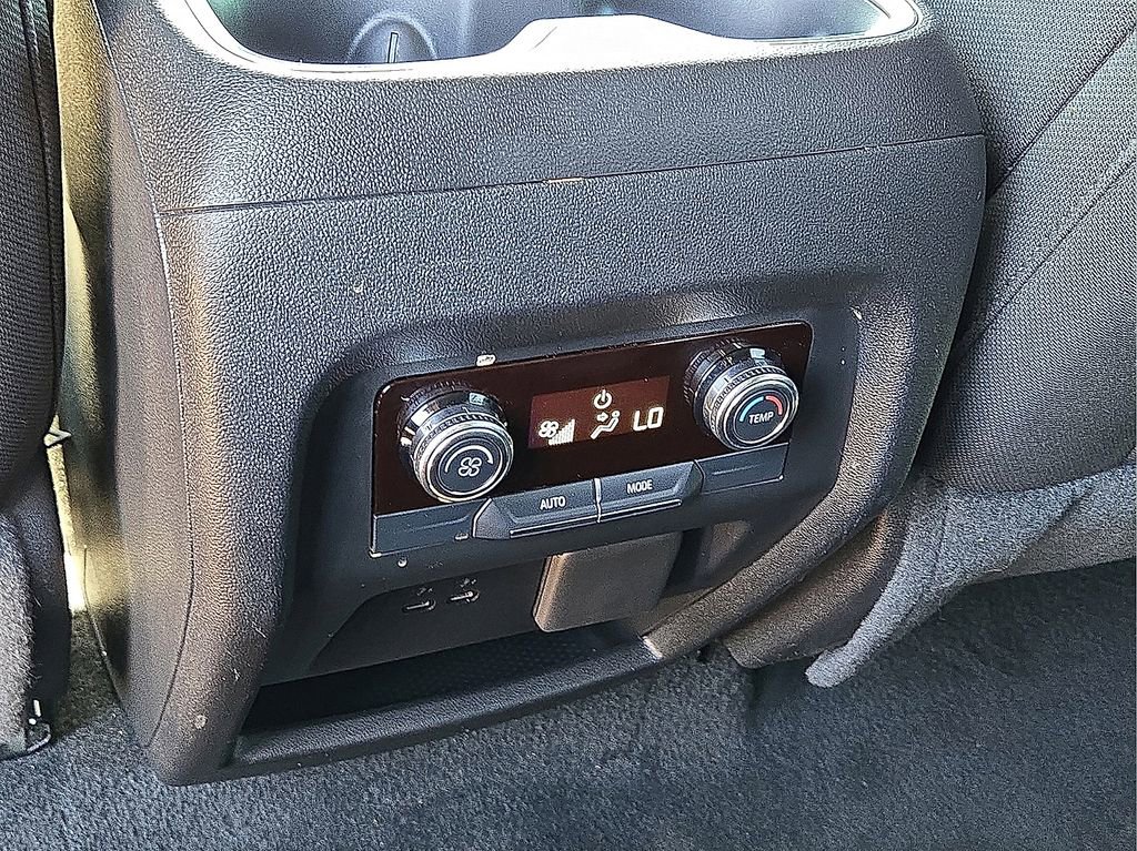 Used 2025 GMC Acadia Elevation image 16