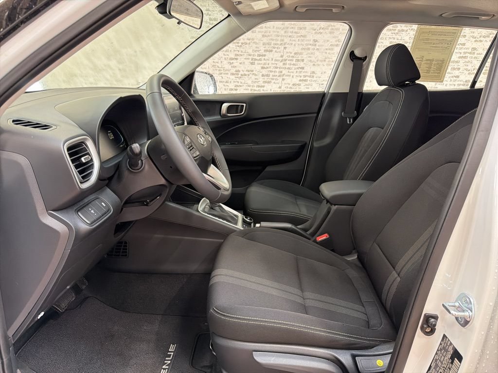 Used 2026 Hyundai Venue SEL FWD image 23