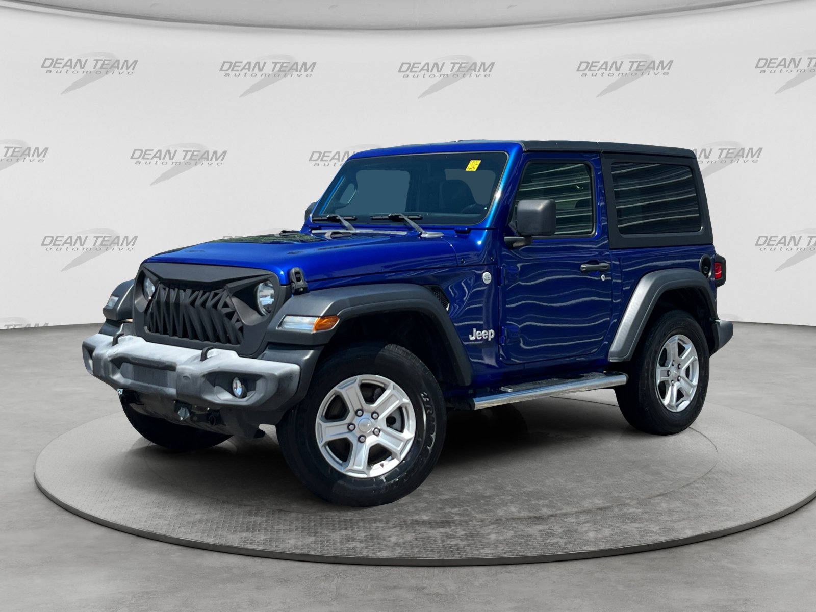 Used 2018 Jeep Wrangler Sport AWD/4WD image 3
