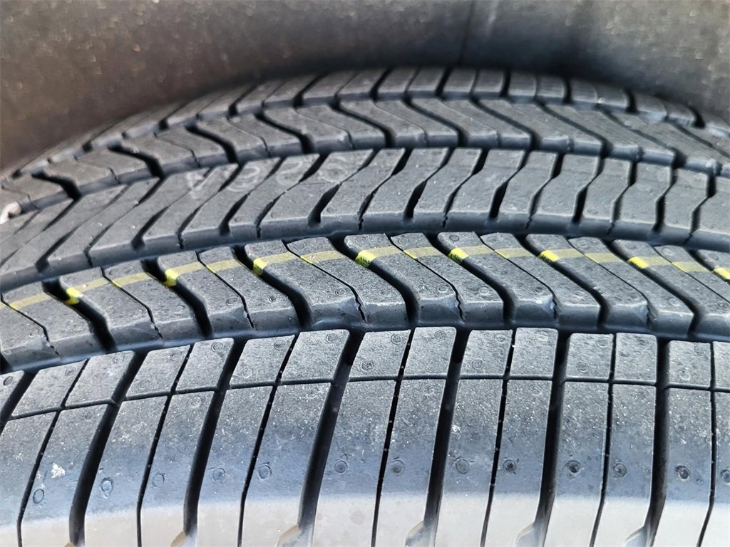 Used 2022 Chevrolet Traverse LT image 32