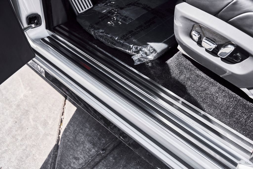 Used 2024 Rolls-Royce Phantom Sedan RWD image 49