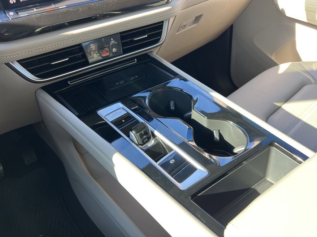 Used 2025 Volkswagen Atlas SEL image 19