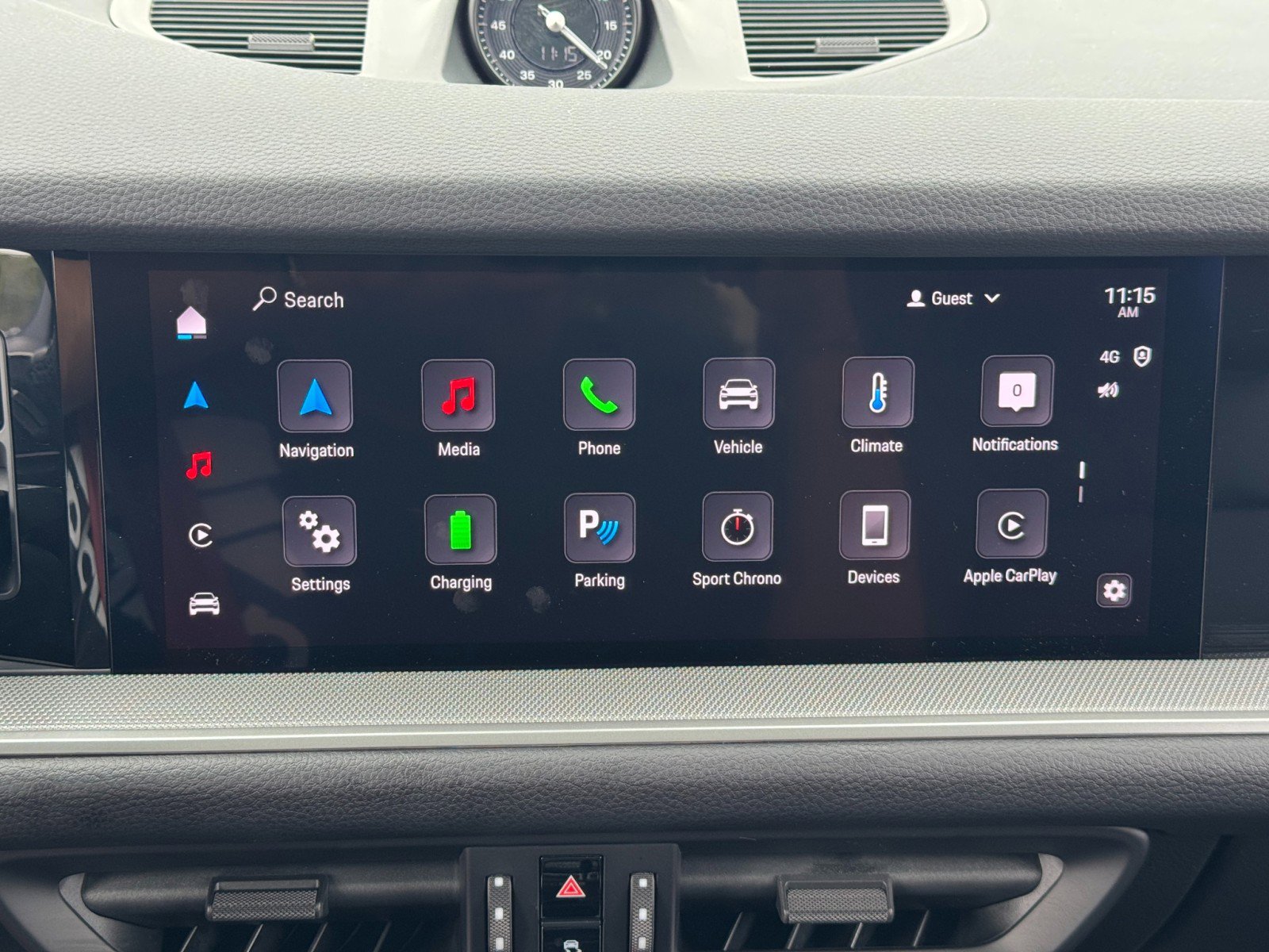 Used 2024 Porsche Cayenne w/ Premium Package image 29