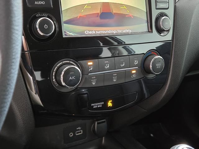 Used 2022 Nissan Rogue Sport S image 36