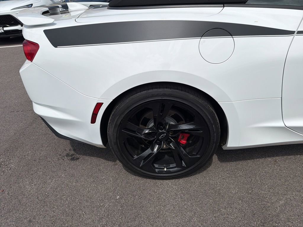 Used 2021 Chevrolet Camaro LT w/ Technology Package RWD image 13