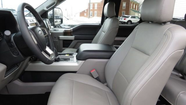 Used 2015 Ford F150 Lariat w/ Equipment Group 502A Luxury image 4