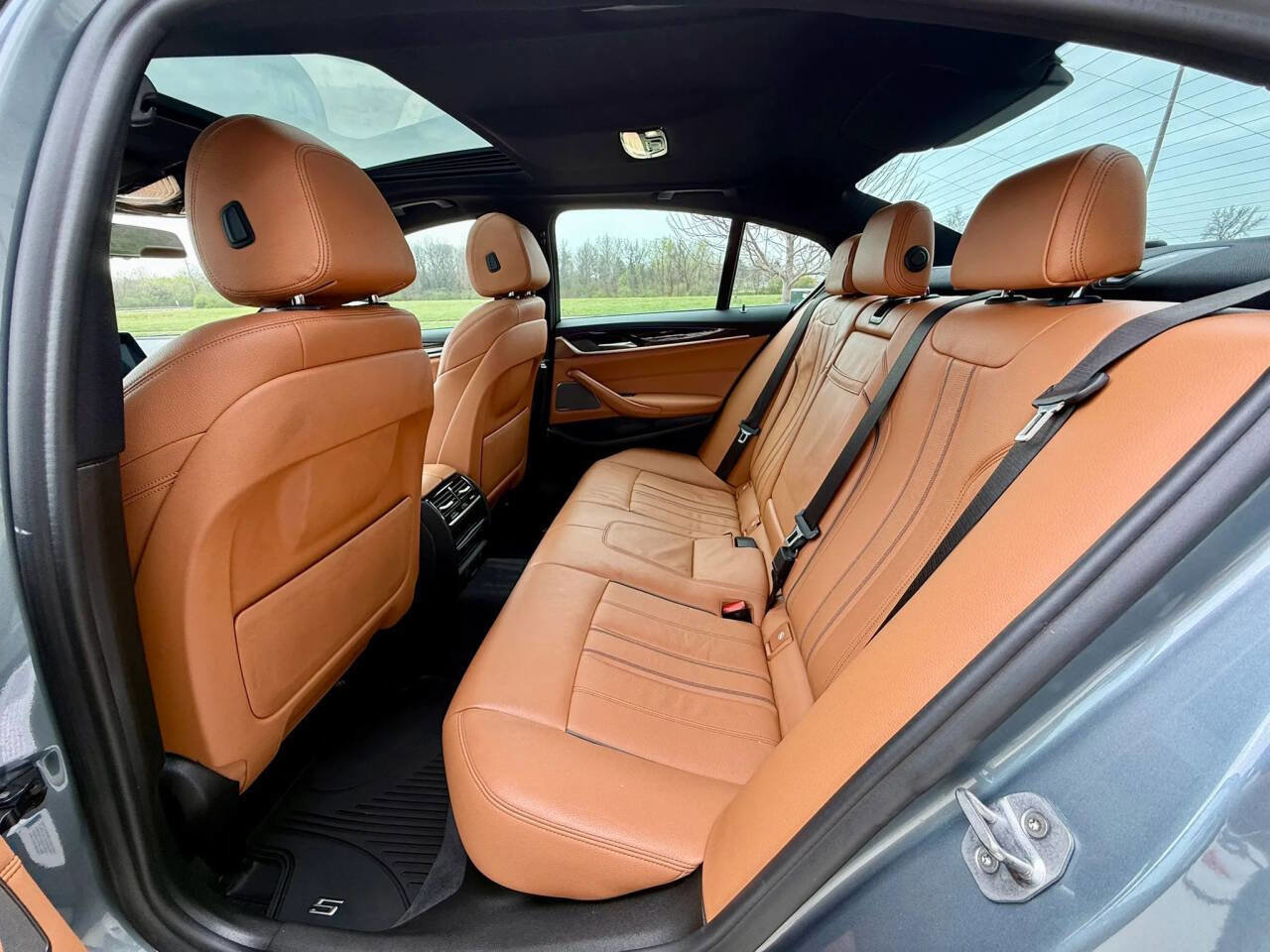 Used 2019 BMW 530i xDrive w/ M Sport Package image 14