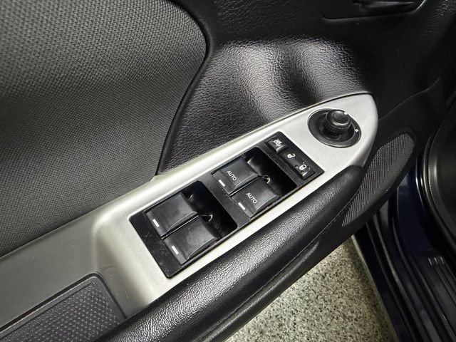 Used 2012 Chrysler 200 Touring FWD image 21