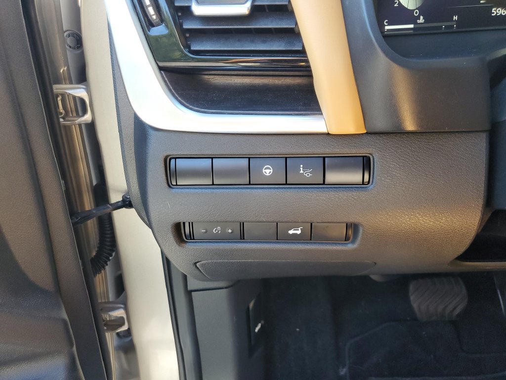 Used 2022 Nissan Rogue Platinum w/ Head-Up Display Package AWD/4WD image 30