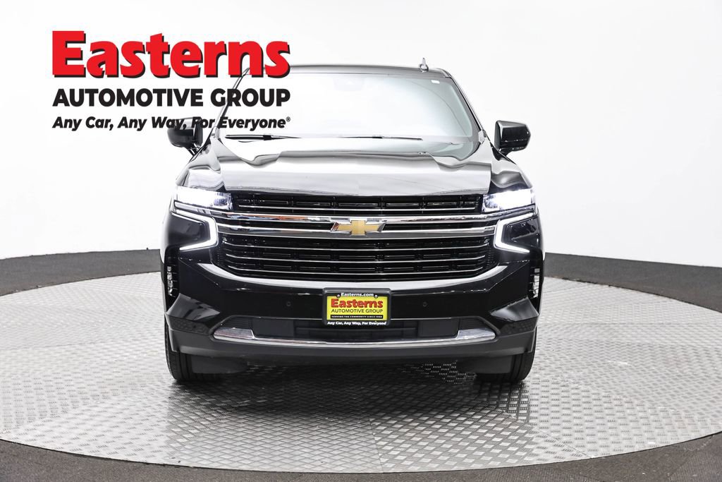 Used 2024 Chevrolet Suburban LT image 2