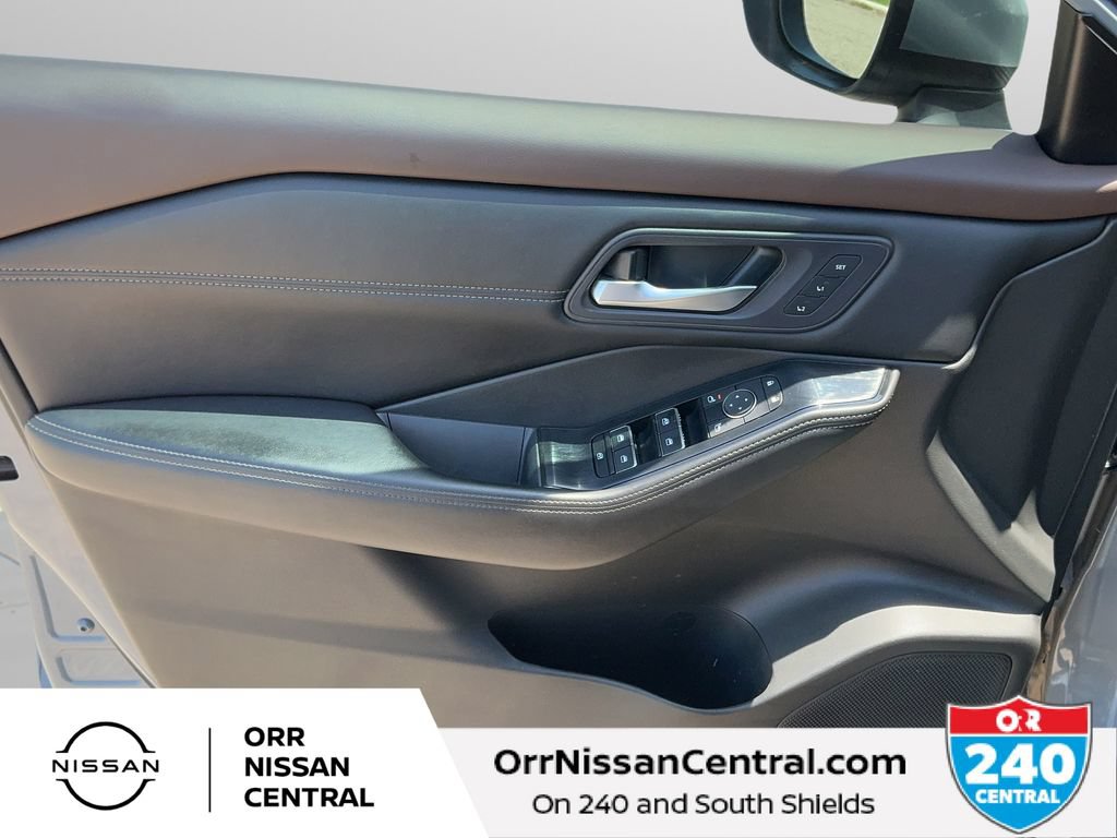 Used 2023 Nissan Rogue SL w/ SL Premium Package FWD image 16