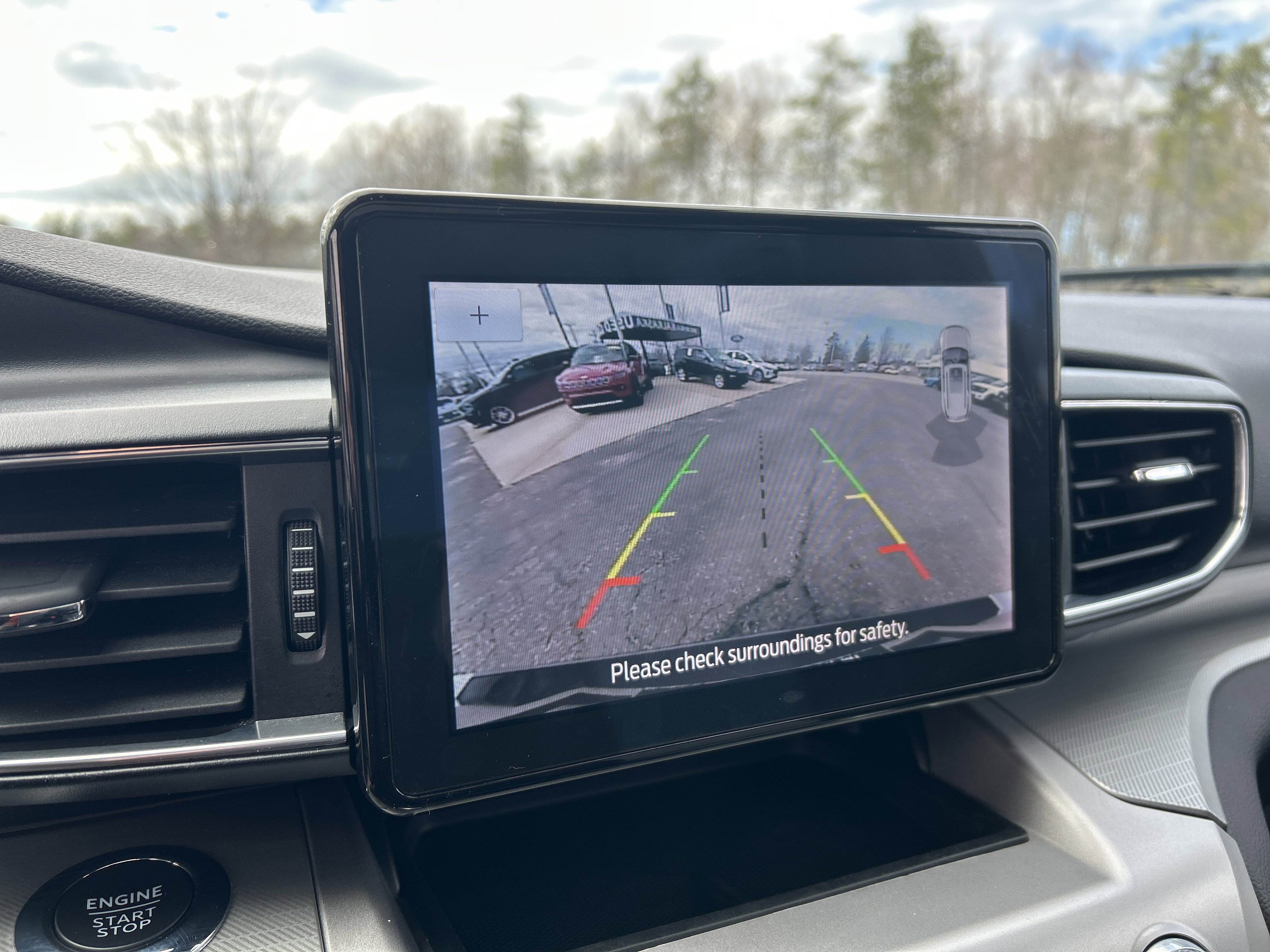 Used 2022 Ford Explorer XLT w/ XLT Sport Appearance Package image 21